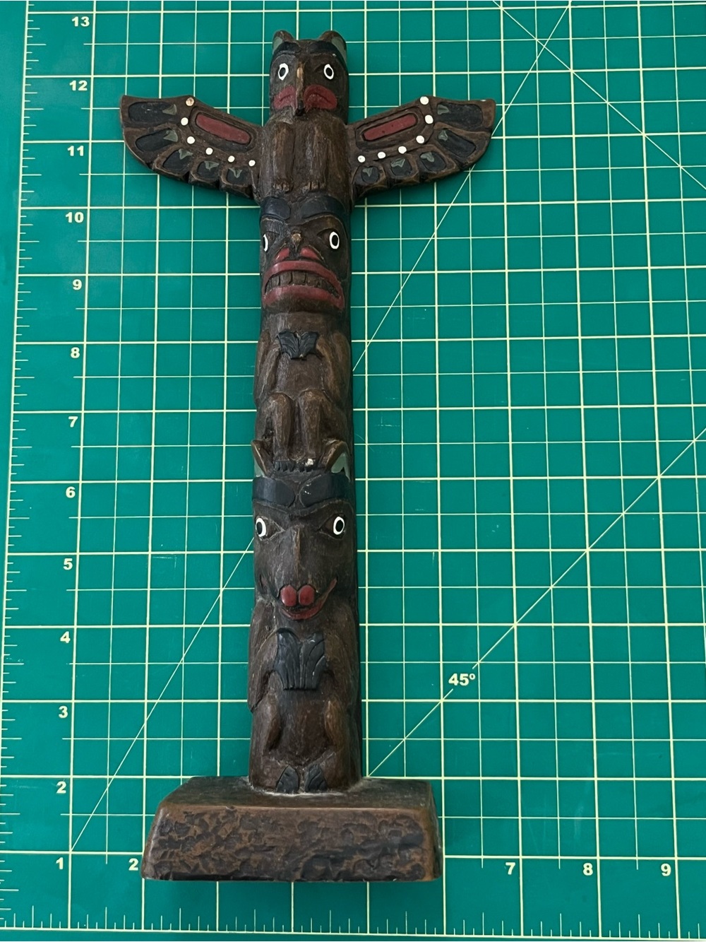 Vintage Hand-Carved Brown Totem Pole Sculpture - Decorative Home Art